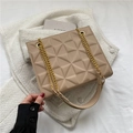 Borsa a tracolla beige con rilievo geometrico 3D e catena dorata alla moda - Cachi