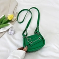 Sac bandoulière selle chic en similicuir vert vif avec décoration de chaîne argentée - Vert