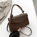 Borsa a tracolla busta marrone scuro con dettagli a nodo e finiture dorate - Marrone