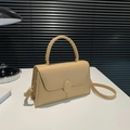 Borsa a tracolla quadrata color kaki con fibbia dorata e manico superiore - Cachi