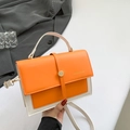 Umhängetasche in Orange und Beige mit Tragegriff und Fashion Bags Aufdruck aus Leder - Orange
