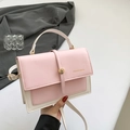 Sac bandoulière rose et beige avec boucle dorée et poignée en forme de petite boîte - Rose