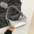 Bolso hobo chic plateado metalizado con correa ajustable y remaches para mujeres - Plateado