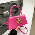 Rosafarbene kleine quadratische Tasche aus PU-Leder mit goldener Metallschnalle - Rosarot