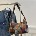 Hobo-Tasche aus Leder mit buntem geometrischem Patchwork und strukturierter Optik - Blau Patchwork