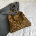 Modische Canvas-Einkaufstasche mit Leopardenmuster und breitem Schultergurt in Braun - Braun