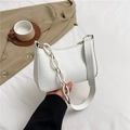 Sac hobo blanc minimaliste avec relief crocodile et détail de chaîne acrylique - Sac Sous Le Bras Chaîne Motif Crocodile / Blanc