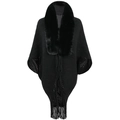 Damen Strickponcho in Schwarz mit luxuriösem Kunstfellkragen und Fransen am Saum - Buchstabe F / Schwarz