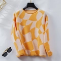 Maglione da donna in maglia color block giallo e bianco con motivi geometrici astratti - S / Arancione