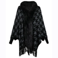 Poncho de punto para mujer con estrellas grises, cuello de piel sintética y flecos - Letra F / Negro