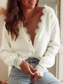 Eleganter cremefarbener Strickcardigan mit V-Ausschnitt und Spitze an den Ärmelbündchen - Weiß