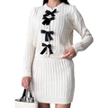 Completo bianco in maglia a trecce con cardigan con fiocchi e gonna a tubino - S / Bianco