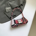 Sac baguette classique à carreaux rouges et noirs avec boucle en métal doré - Rose Rouge