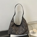 Leopard-Muster Hobo-Tasche mit schwarzem Schultergurt und Magnetverschluss - Hellbraun