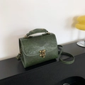 Retro smaragdgroene vierkante tas met bloemen reliëf leer en een metalen sluiting - Groen