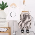 Conjunto de verano para niñas con camiseta blanca de manga corta y pantalones cortos a rayas - 80cm / Blanco