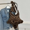 Bolso tote con forma de estrella y estampado de leopardo en felpa suave para mujer - Marrón