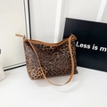 Modische Shopper Tasche mit Leopardenmuster, braunen Lederriemen und viel Platz - Braun