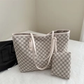 Grand sac cabas classique avec motif monogramme M et pochette zippée assortie - Blanc