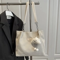 Beige woven tote bag with chain strap and cute plush cloud pendant detail - No Pendant / Off White