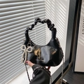 Elegante borsa a nuvola nera pieghettata con fiocco di perle e tracolla a catena - Senza Ciondolo / Nero
