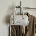Sac à main blanc à motif serpent avec breloque nœud en perles et pendentif cœur - Sans Pendentif / Blanc