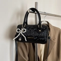 Sac à main noir motif serpent avec nœud perlé et pendentif en cœur argenté chic - Sans Pendentif / Noir