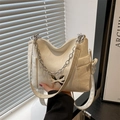 Borsa a spalla bianco crema con farfalla metallica e catena argentata stile chic - Bianco