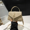 Minimalist beige twill handbag with envelope flap and adjustable shoulder strap - Khaki