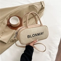 Schicke beige Zylindertasche aus Stroh und Leder mit BLONMAY-Stickerei-Detail - Khaki