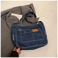 Sac bandoulière en denim bleu foncé avec broderie blanche et coutures contrastées - Bleu foncé
