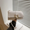 Chique gebroken witte geweven schoudertas met gouden U-gesp en touw schouderband - Wit