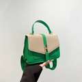 Sac bandoulière en cuir vert avec rabat tressé beige et large bandoulière élégante - Vert