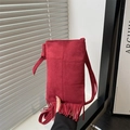 Borsa a tracolla retrò in pelle scamosciata rossa con frange e cuciture geometriche - Rosso
