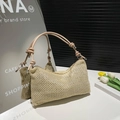 Beige handgewebte Stroh-Tragetasche mit Lederriemen und dekorativem Knotendetail - Khaki