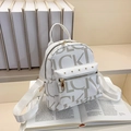Mini zaino bianco con stampa di lettere e borchie dorate in pelle sintetica - Bianco Sporco