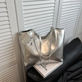 Borsa tote argento metallizzato con fiocco di pizzo e ciondolo di perle per stile estivo - Senza Ciondolo / Argento