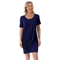 Detalle del vestido de maternidad azul marino con diseño plisado frontal y cuello redondo - S / Azul oscuro