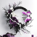Ghirlanda di Halloween con scheletro, rose viola e fiocco a scacchi su rami neri - Ghirlanda di Scheletro Illusione Viola e Bianco