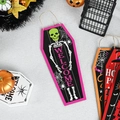 Appendiporta di Halloween a forma di bara con bordo rosa e teschio su sfondo glitter - Bordo Viola