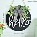 Targa di benvenuto Hello in legno 30cm con foglie di eucalipto e fiocco a scacchi - Hello Stile Eucalyptus Nero (Piastra di Legno 004)