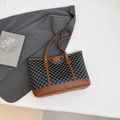 Borsa tote retrò con manici in pelle marrone e motivo geometrico a catena - Nero