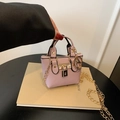 Mini sac bandoulière rose pâle avec texture grainée et chaîne dorée - Violet