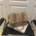 Retro floral jacquard shoulder bag with elegant red chain strap and vintage pattern - Red
