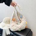 Beige Häkel-Einkaufstasche mit bunten 3D-Blumenakzenten und gewebten Rautenmustern - Verbessertes Off-white