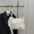 Sac à épaule vintage en dentelle crème avec détail de grand ruban élégant - Sans foulard / Blanc