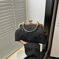 Pochette rétro en dentelle noire avec broderie papillon et cadre doré élégant - Noir