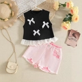 Détail de l'ensemble filles: débardeur noir avec dentelle et short en jean rose usé - 90cm-3Y / Rose