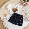 T-shirt blanc imprimé cœur et short en jean avec nœuds roses pour fille, vue à plat - 90cm-3Y / Style Nœud Cœur