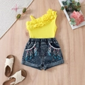 Set top giallo monospalla con volant e pantaloncini di jeans con piume - 90cm-3Y / Giallo